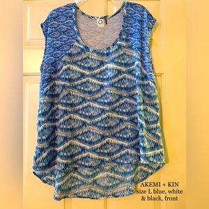 *Part of the Pick 5 for $25* Akemi + Kin Large Blue/Black/White Blouse